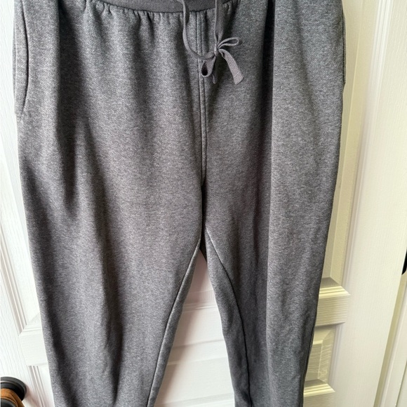 Eddie Bauer Gray Sweatpants with Elastic Waistband and Tapered Ankle - Picture 1 of 4